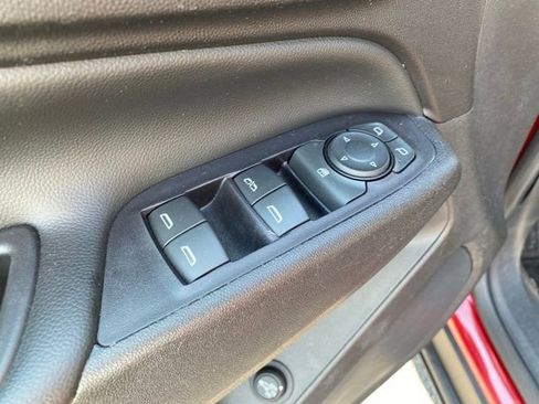 Used 2020 Chevrolet Equinox LT image 18