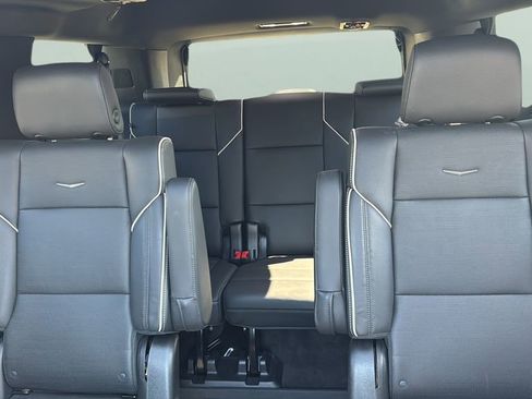 Used 2022 Cadillac Escalade Premium Luxury image 26