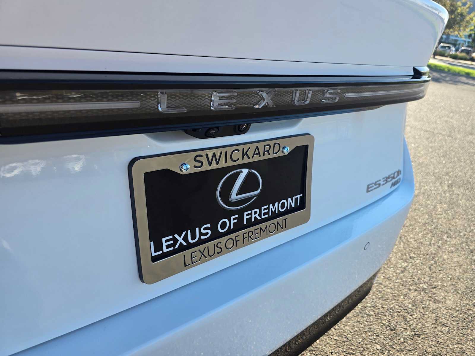 New 2026 Lexus ES 350h AWD image 13