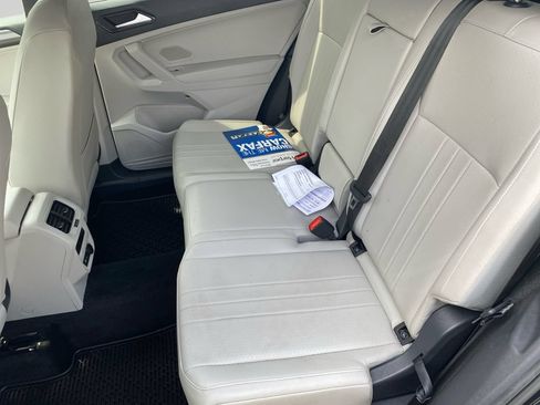 Used 2024 Volkswagen Tiguan SE R-Line AWD/4WD image 18
