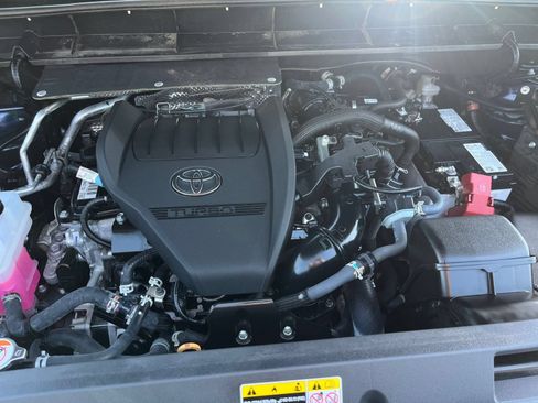 Used 2025 Toyota Highlander XSE AWD/4WD image 35