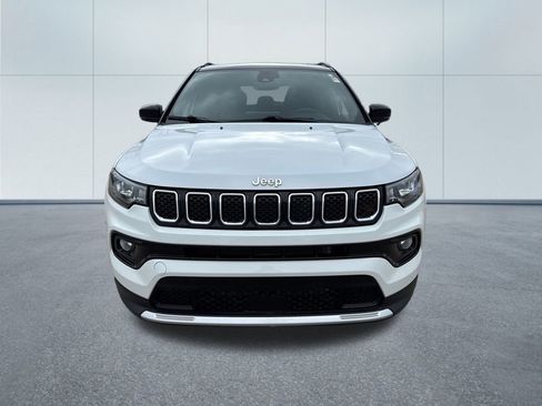 Used 2023 Jeep Compass Limited image 10