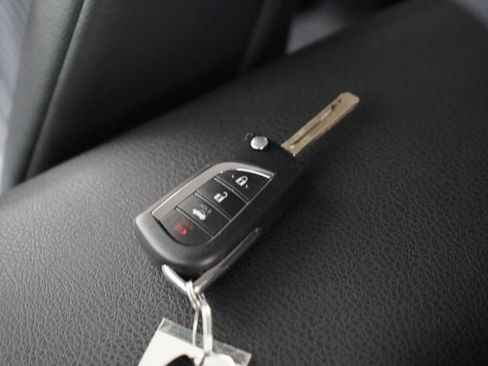 Used 2023 Toyota Camry SE image 34