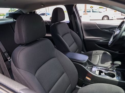 Used 2025 Chevrolet Malibu RS FWD image 20
