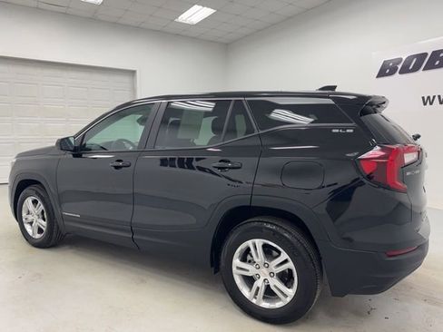 Used 2024 GMC Terrain SLE image 7