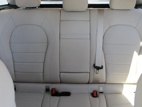 Used 2020 Mercedes-Benz GLC 300 image 7