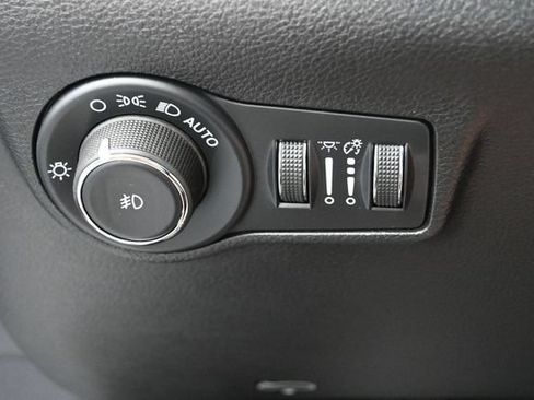 Used 2025 Jeep Compass Limited AWD/4WD image 33