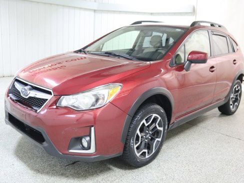 Used 2017 Subaru Crosstrek 2.0i Premium image 2