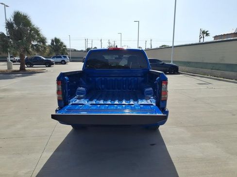 Used 2025 Nissan Frontier SV RWD image 21