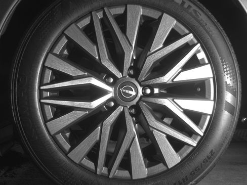 Used 2025 Nissan Altima 2.5 SV FWD image 14
