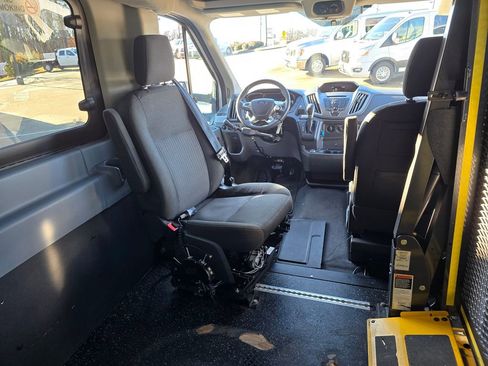 Used 2017 Ford Transit 350 XLT image 17