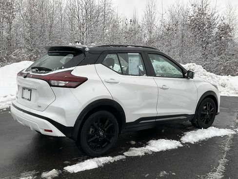 Used 2023 Nissan Kicks SR w/ SR Premium Package image 27