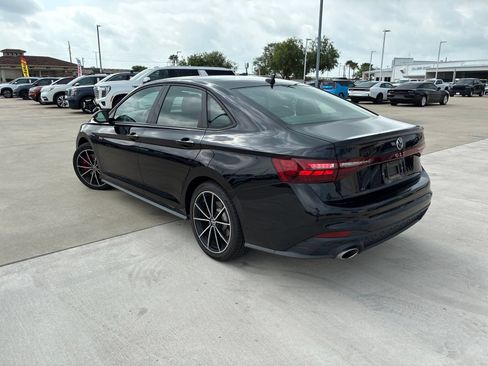 Used 2025 Volkswagen Jetta GLI Autobahn FWD image 5