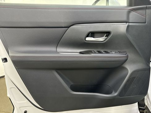 New 2025 Nissan Kicks SR image 20