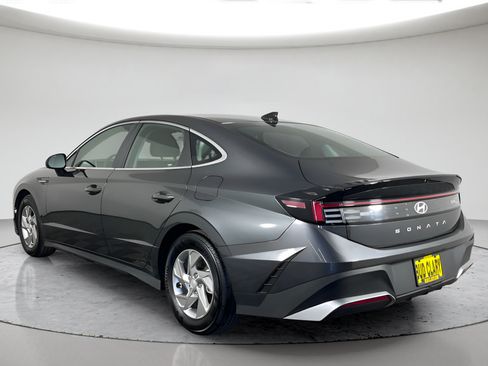 Used 2025 Hyundai Sonata SE FWD image 5