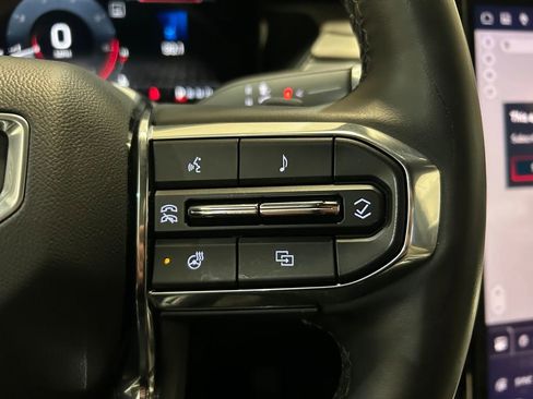 Used 2024 GMC Acadia Elevation image 18