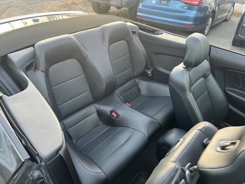 Used 2017 Ford Mustang GT Premium w/ Equipment Group 401A image 31