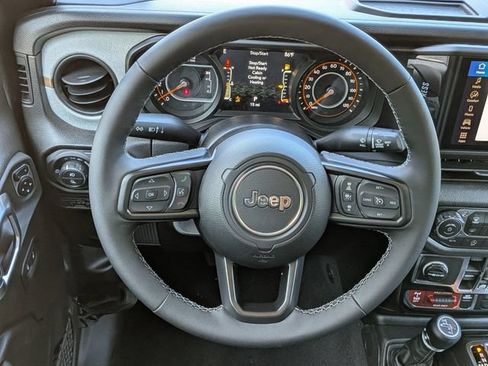 New 2026 Jeep Gladiator Sport AWD/4WD image 17