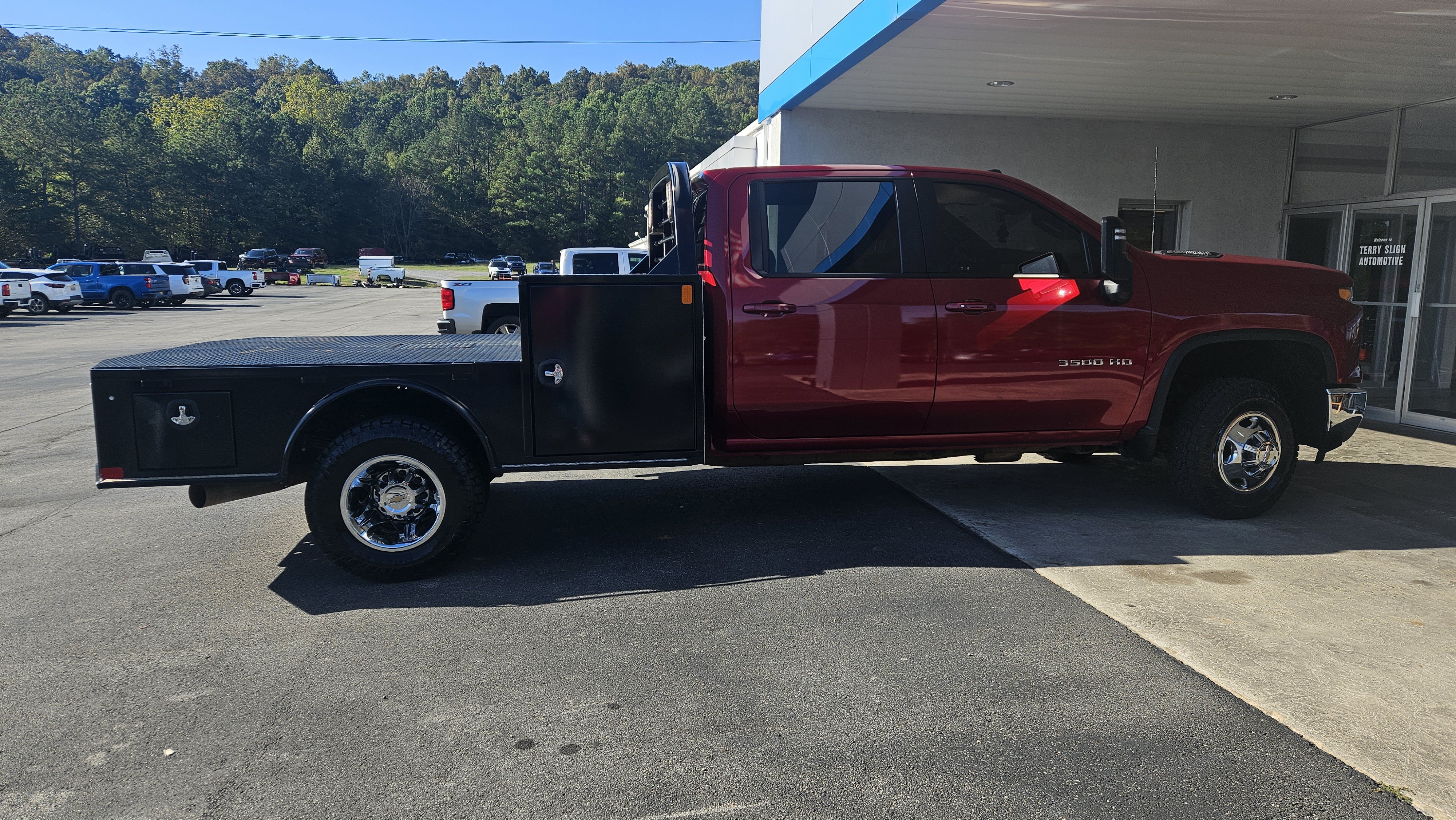 Used 2024 Chevrolet Silverado 3500 LT w/ Convenience Package AWD/4WD image 6