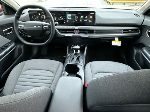 New 2025 Kia K4 EX image 13