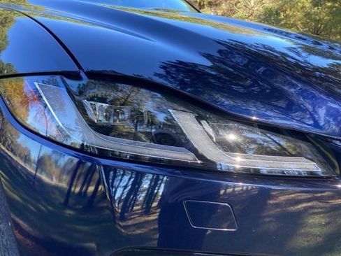 Used 2024 Jaguar F-PACE R-Dynamic S image 9