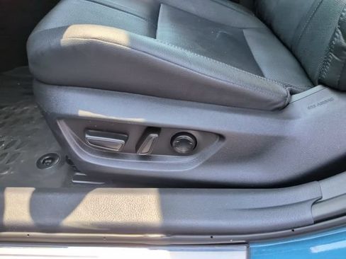 Used 2025 Toyota Camry XSE FWD image 12