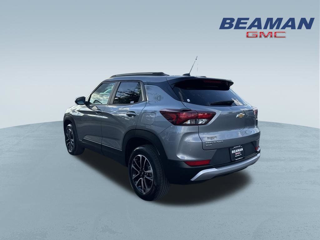 Used 2025 Chevrolet TrailBlazer LT AWD/4WD image 5
