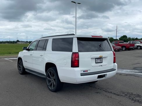 Used 2018 Chevrolet Suburban LT RWD image 5