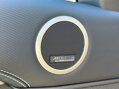 New 2026 Land Rover Discovery Limited Edition image 9