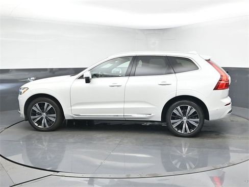 Used 2023 Volvo XC60 B5 Plus image 5