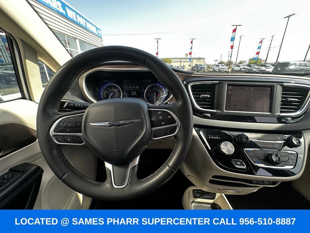 Used 2023 Chrysler Voyager LX FWD image 13