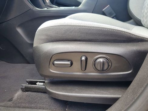 Used 2022 Chevrolet Equinox LS w/ LS Convenience Package image 13