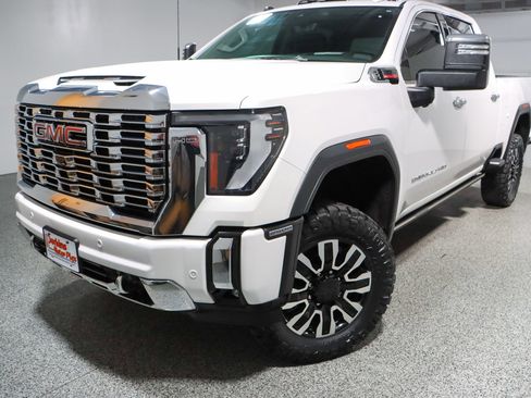 Used 2024 GMC Sierra 2500 Denali w/ Denali Reserve Package image 36