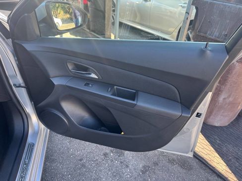 Used 2015 Chevrolet Cruze LT w/ Technology Package image 21