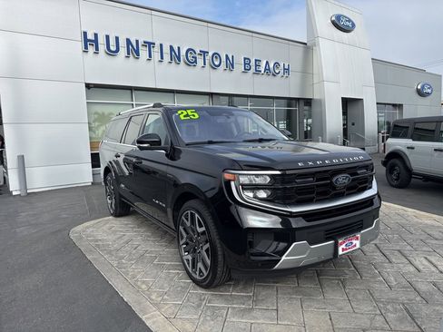 Used 2025 Ford Expedition Max Platinum w/ Platinum Ultimate Package AWD/4WD image 1