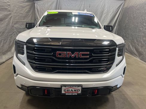 Used 2024 GMC Sierra 1500 AT4 w/ Technology Package AWD/4WD image 2