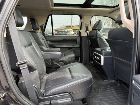 Used 2022 Ford Expedition XLT image 13