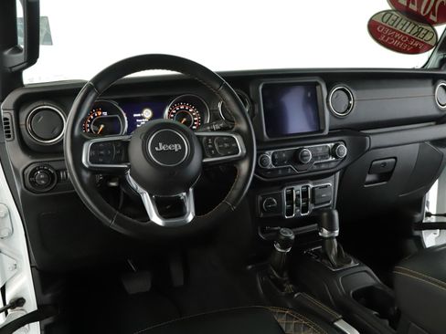 Used 2022 Jeep Gladiator Overland image 2