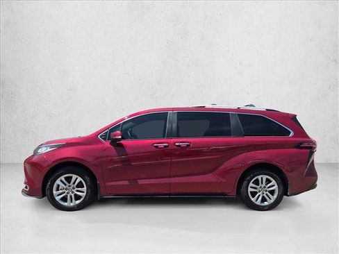 Used 2025 Toyota Sienna Limited FWD image 8