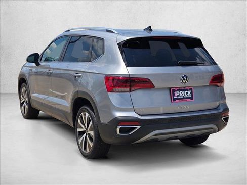Used 2024 Volkswagen Taos SE FWD image 8