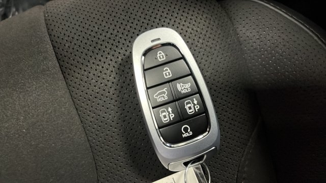 Used 2025 Hyundai Palisade Calligraphy AWD/4WD image 9