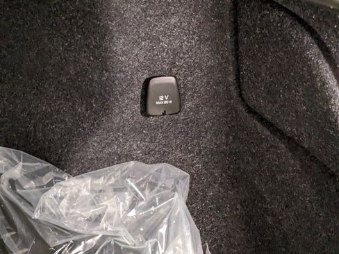 New 2025 Volvo XC40 B5 Plus w/ Protection Package Premier image 28