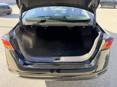 Used 2024 Nissan Altima 2.5 SV image 17