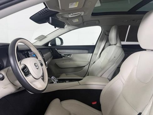 Used 2025 Volvo V90 B6 Cross Country Ultra w/ Climate Package AWD/4WD image 19