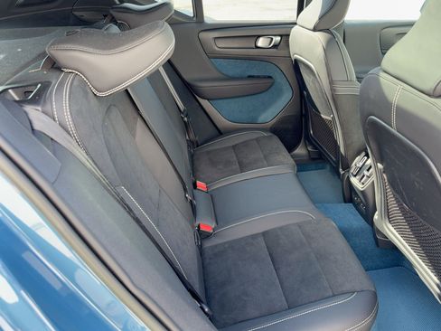 Certified 2023 Volvo XC40 Recharge Ultimate image 29