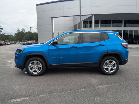 Used 2024 Jeep Compass Latitude AWD/4WD image 7