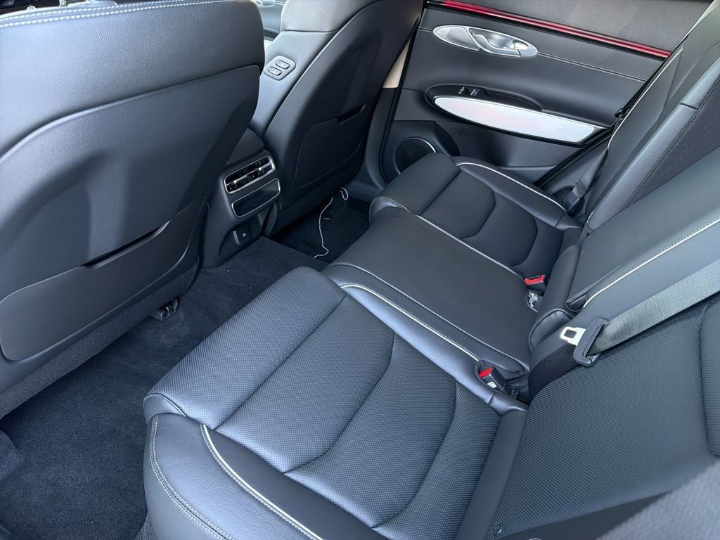 New 2027 Genesis GV70 2.5T Advanced AWD/4WD image 12