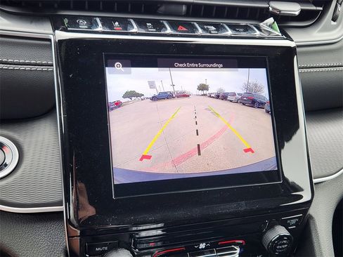 New 2025 Jeep Grand Cherokee Laredo image 13