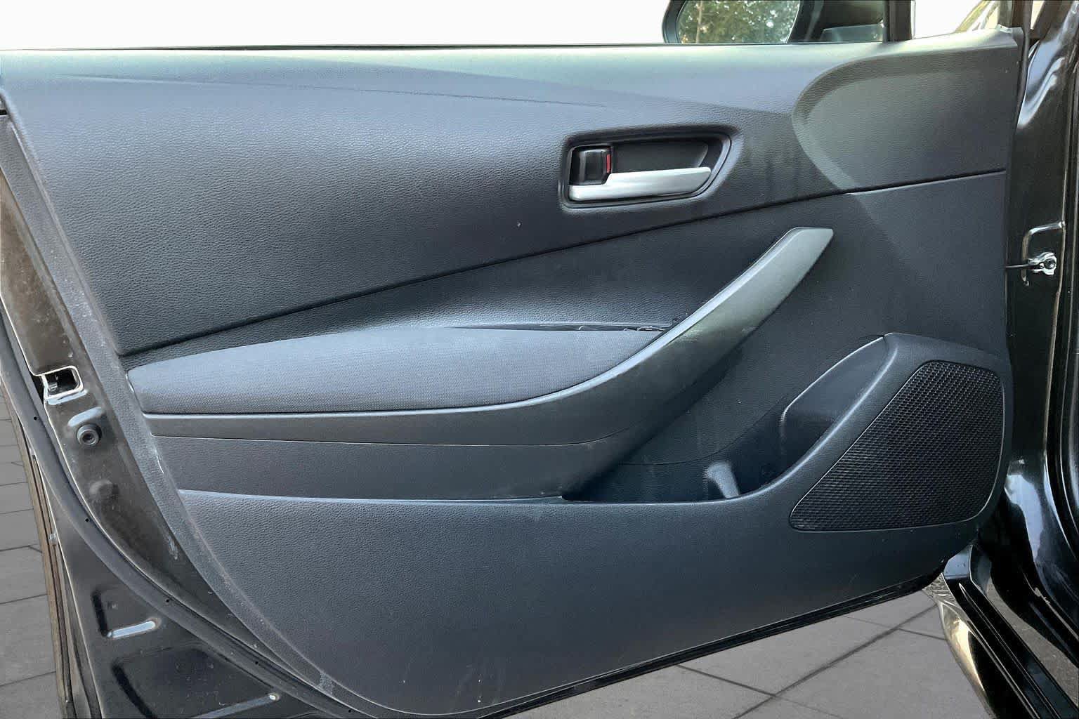 Used 2021 Toyota Corolla LE FWD image 21