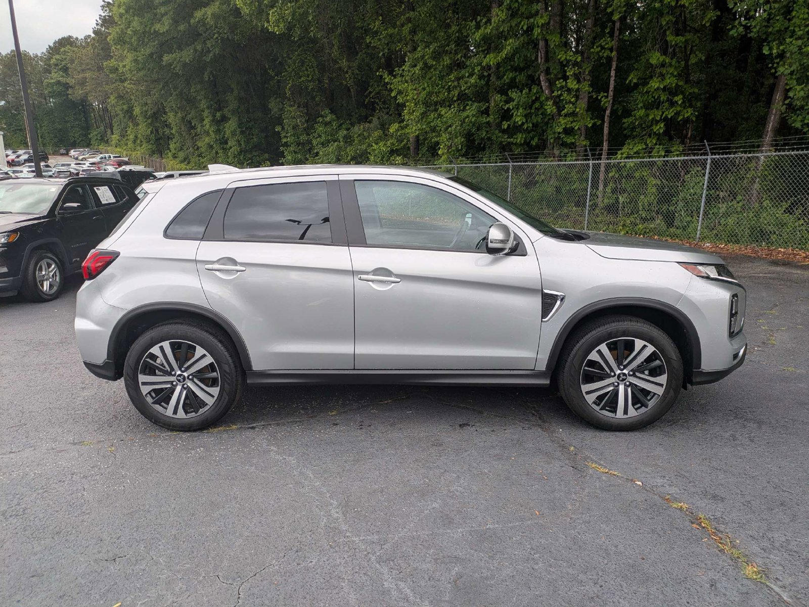 Used 2026 Mitsubishi Outlander Sport SE AWD/4WD image 3